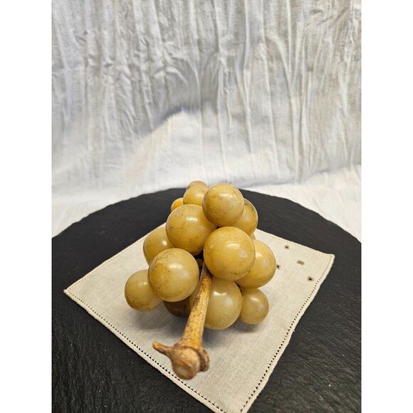 Large Golden Vintage Italian Hand-Carved Alabaster Stone Fruit Grape Cluster - Picture 5 of 9